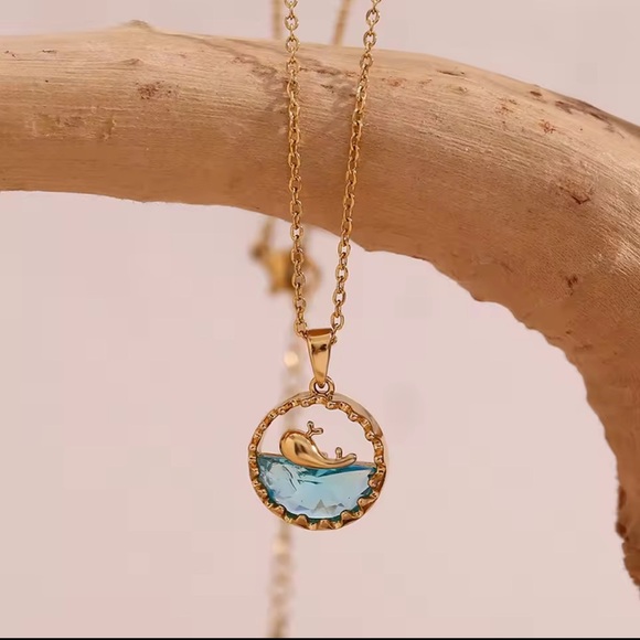 Dolphin Necklace 18K Gold Plated - Picture 3 of 7